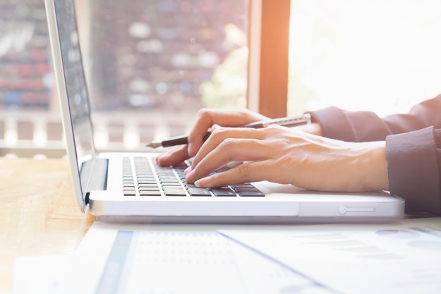 fraud detection - online survey scams - macbook