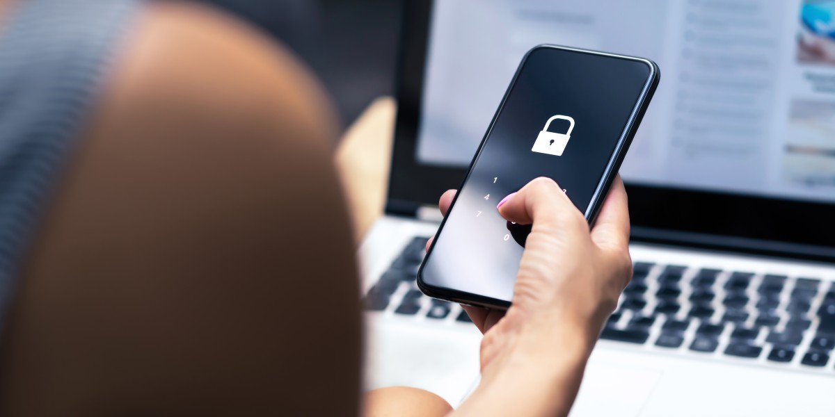 Phone-lock-screen-privacy-settings-concept